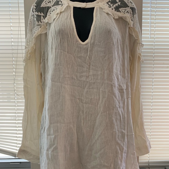 lace accent blouse - Picture 4 of 9